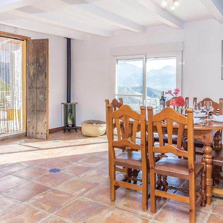 Awesome Home In Cadiz With Swimming Pool เอลกัสตอร์ ภายนอก รูปภาพ