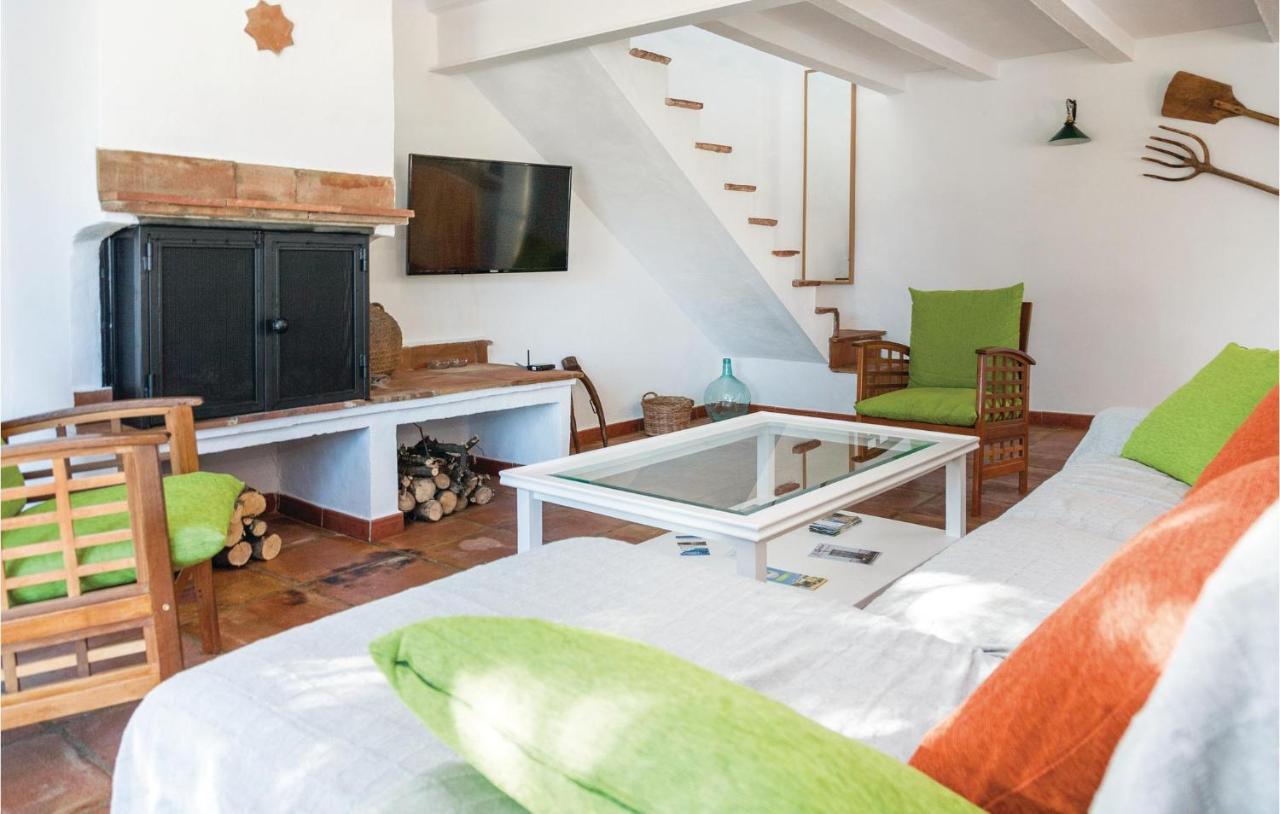 Awesome Home In Cadiz With Swimming Pool เอลกัสตอร์ ภายนอก รูปภาพ