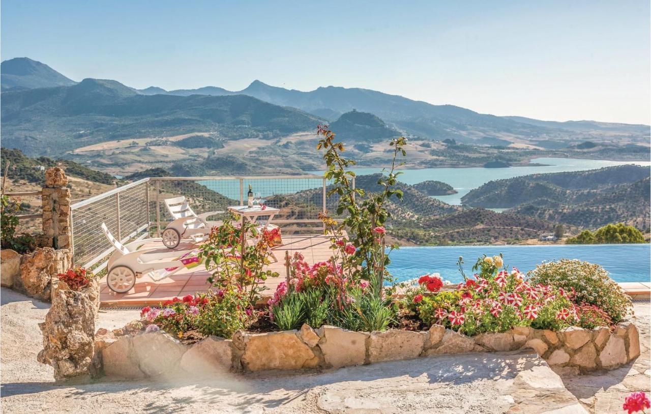Awesome Home In Cadiz With Swimming Pool เอลกัสตอร์ ภายนอก รูปภาพ