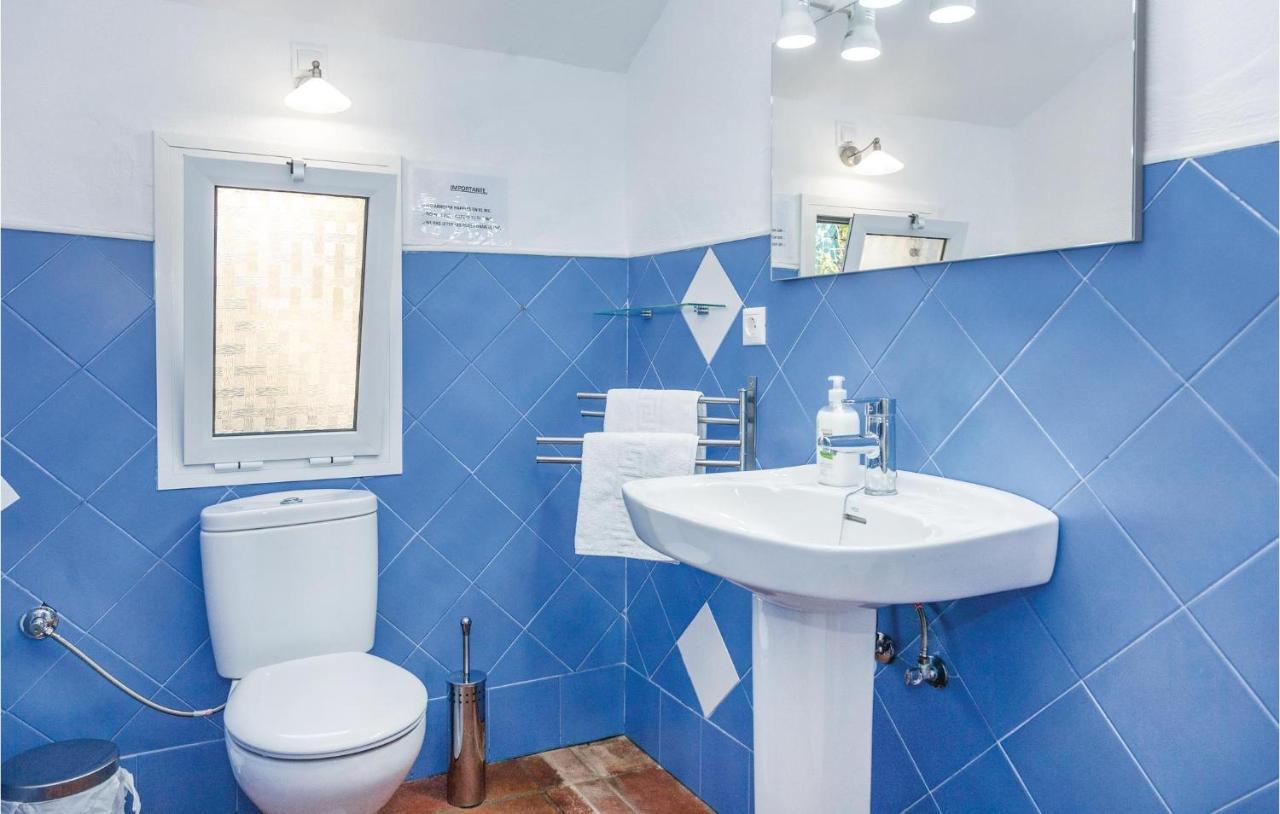 Awesome Home In Cadiz With Swimming Pool เอลกัสตอร์ ภายนอก รูปภาพ