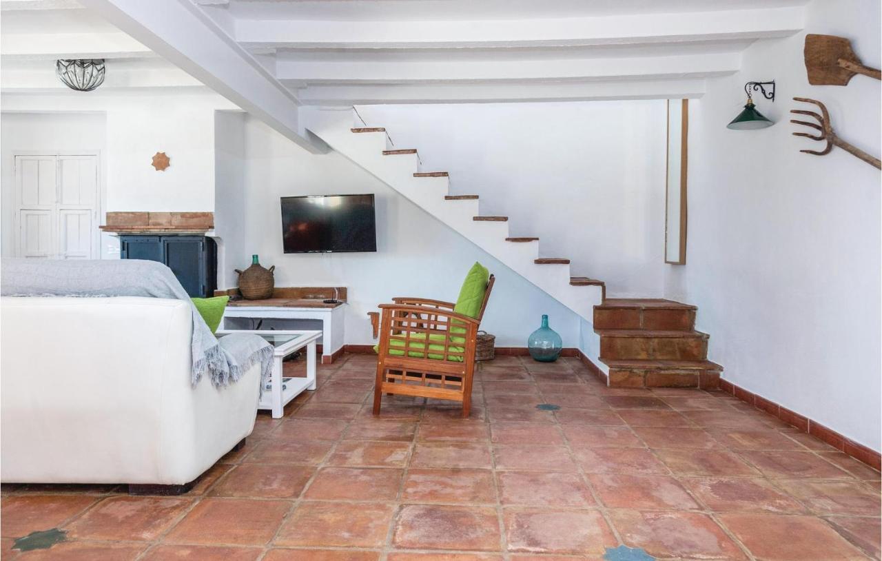 Awesome Home In Cadiz With Swimming Pool เอลกัสตอร์ ภายนอก รูปภาพ