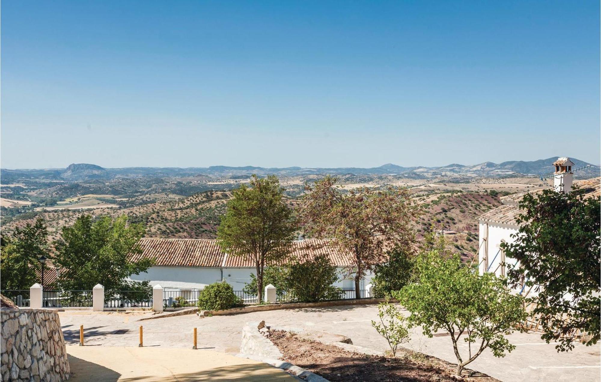 Awesome Home In Cadiz With Swimming Pool เอลกัสตอร์ ภายนอก รูปภาพ